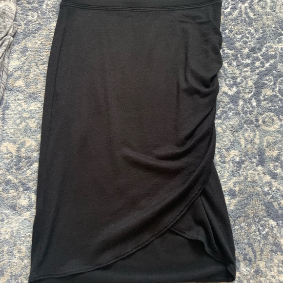 Aritzia skirts S and XS - Picture 1 of 3